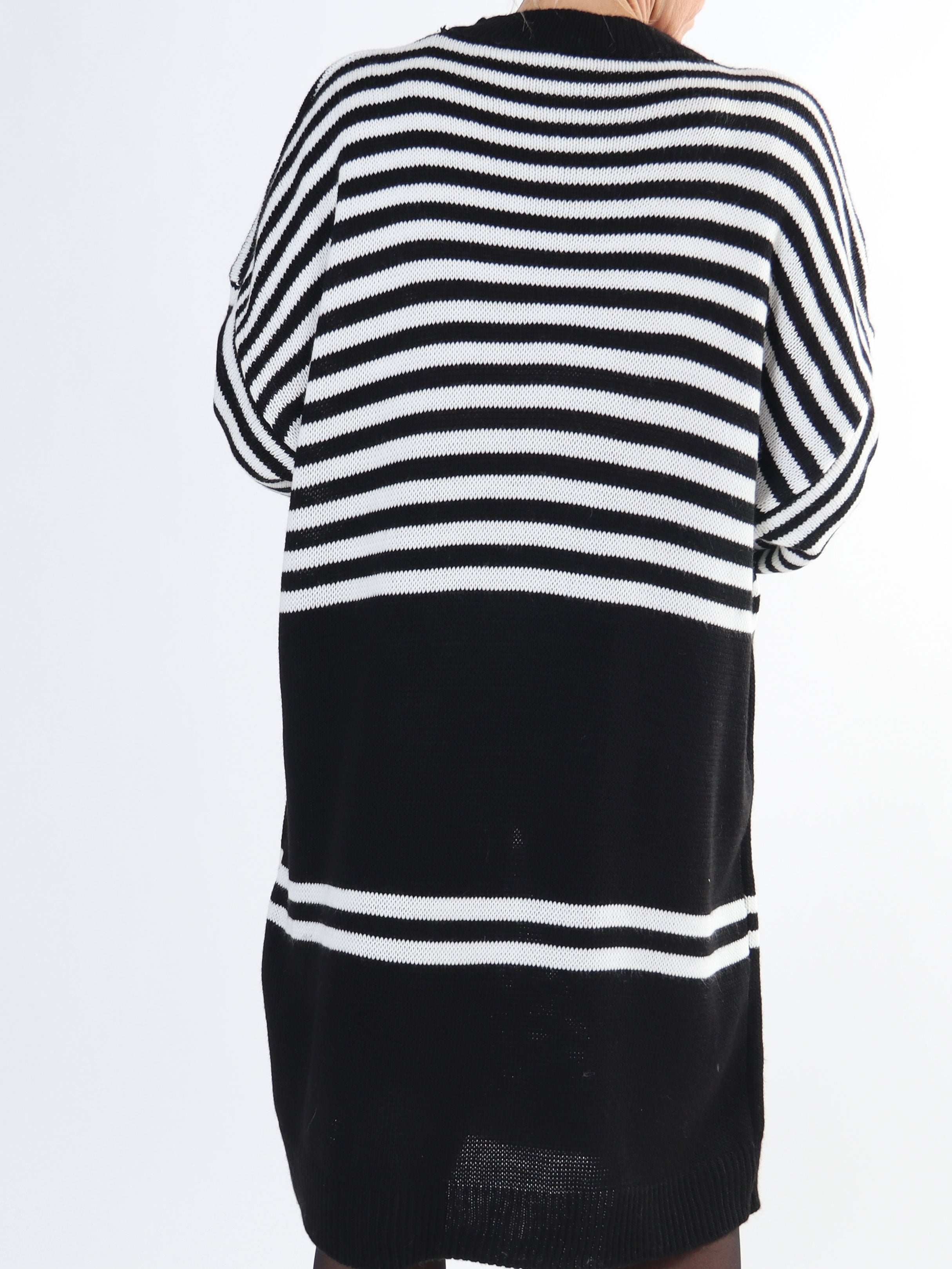 Julietta - Plus size strikkjole med striber